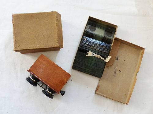 Stereoscopic viewer with photographic plates