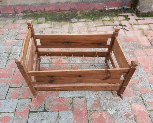 Baby cot of wood