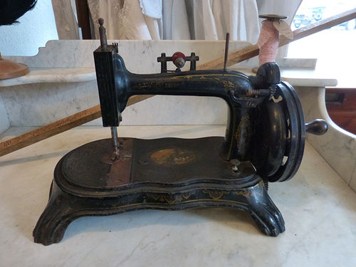 Màquina de cosir American National 1900