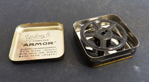 Caja metálica con bobina Ruban Armor para cinta de máquina de escribir