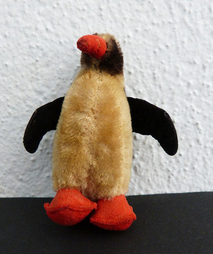 Pingüino de peluche