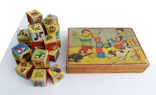 Antiguo juego puzzle de cubos de madera