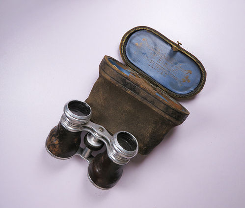 Opera binoculars with box