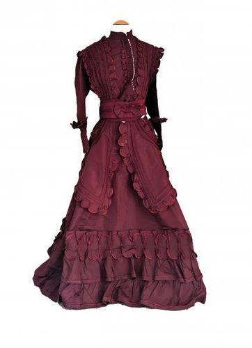 Vestido completo del siglo XIX